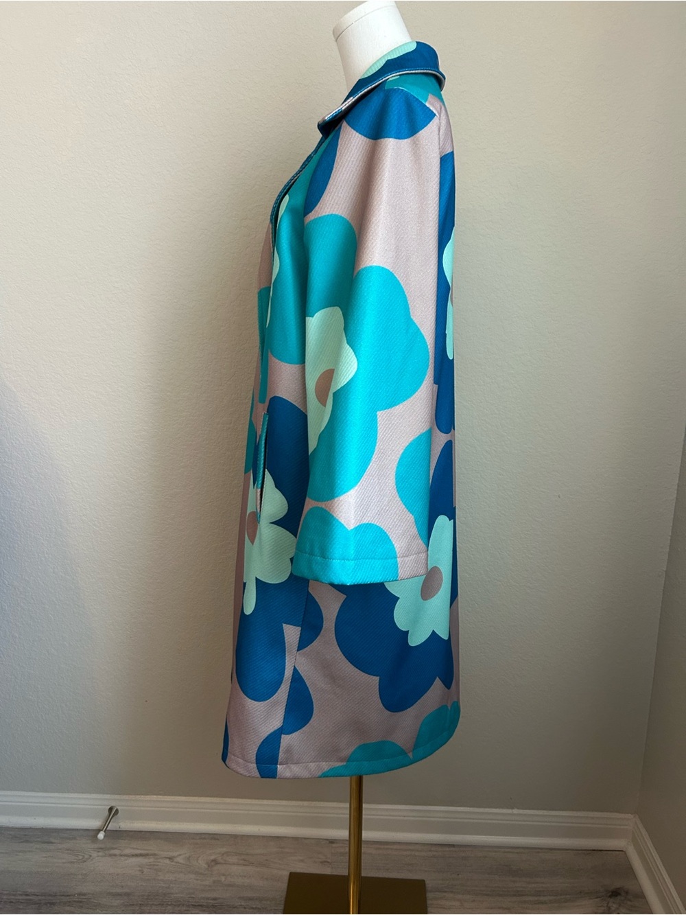 DAVI & DANI Teal, Aqua & Beige Floral Drape Coat - Picture 3 of 5